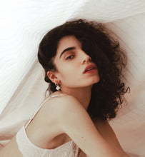 Load image into Gallery viewer, Cluster pearl hoops, gold pearl hoops, dangle, drop pearl earring, dainty huggie hoop, mini, baroque, white pearls, boho, bridal, bride, 925