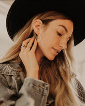 Load image into Gallery viewer, Large circle hoops, minimalist, statement hoops, geometric earrings, boho hoops, wire hoops, G earrings, G hoops, large gold hoops, 925