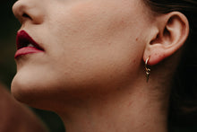 Load image into Gallery viewer, Dainty gold spike hoop, huggie dagger earring, triangle charm, pointy pyramid, boho style, small gold stacking earring, mini gold hoops, 925