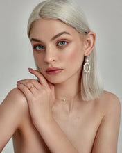 Load image into Gallery viewer, Dainty pearl ring. 18K gold vermeil, natural, solitaire pearl, minimalist ring, adjustable ring, gold filled ring, stacking ring, bridal 6