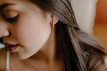 Load image into Gallery viewer, Hammered oval hoops, chunky gold hoops, O hoop earrings, textured hoops, hinged clicker, vintage, lightweight, boho hoops, 925 silver