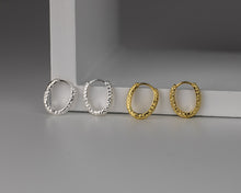 Load image into Gallery viewer, Hammered oval hoops, chunky gold hoops, O hoop earrings, textured hoops, hinged clicker, vintage, lightweight, boho hoops, 925 silver