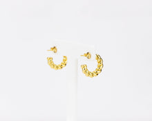 Load image into Gallery viewer, Chunky twist hoops, thick hoop earrings, spiral twist hoops, large gold hoops, statement hoops, French vintage, chunky wreath earrings, boho