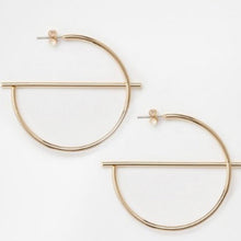 Load image into Gallery viewer, Large circle hoops, minimalist, statement hoops, geometric earrings, boho hoops, wire hoops, G earrings, G hoops, large gold hoops, 925
